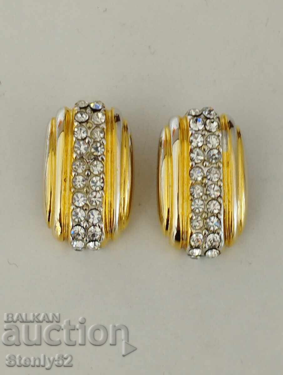Обеци с клипси с камъчета. Обеци с клипси с камъчета.