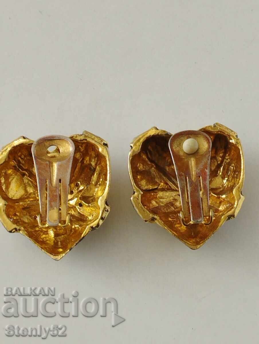 Σκουλαρίκια με κλιπ καρδιά με τιμή 10.00 BGN | € 5.11 Σκουλαρίκια με κλιπ καρδιά με τιμή 10.00 BGN | € 5.11