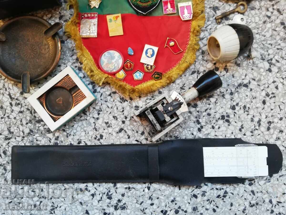 Παράδοση Πολλά παλιά αντικείμενα από τη σοφίτα, κάτι για όλους Παράδοση Πολλά παλιά αντικείμενα από τη σοφίτα, κάτι για όλους