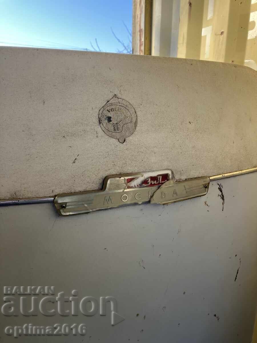 Refrigerator "Zil" with price 100.00 BGN | € 51.13