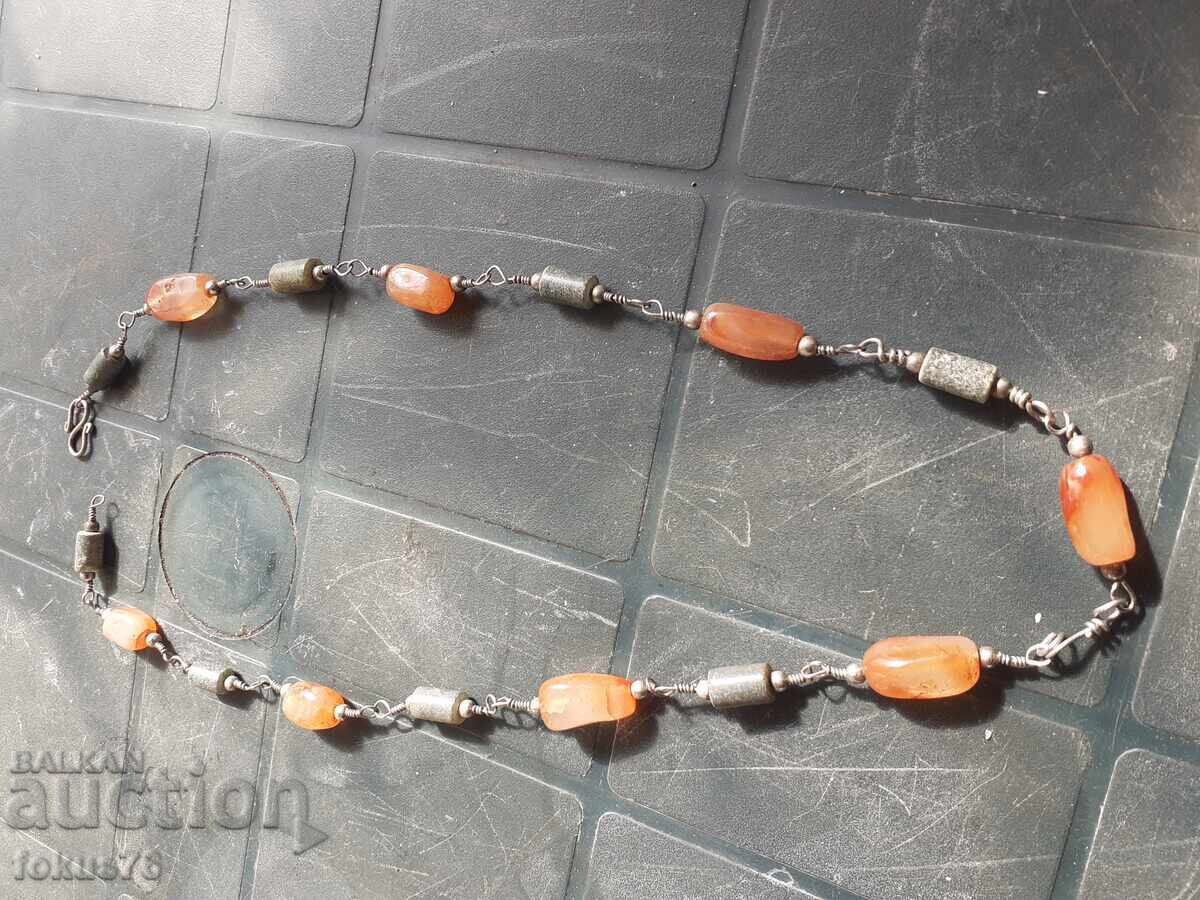 Аукцион Гердан накит колие носия Аукцион Гердан накит колие носия