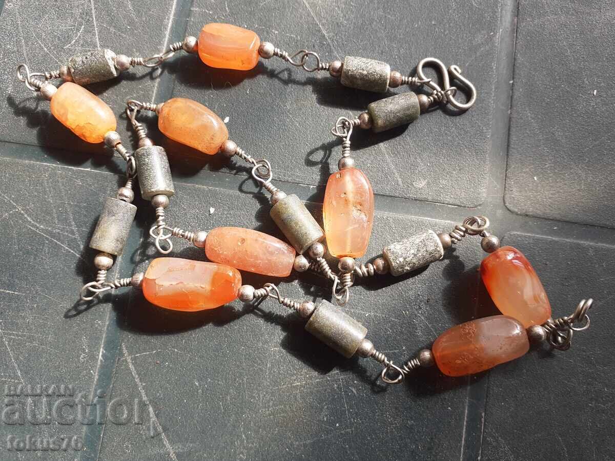 Гердан накит колие носия Гердан накит колие носия