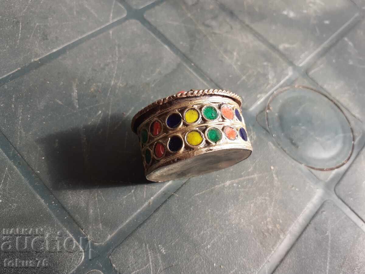 Small miniature tin box with price 35.00 BGN | € 17.90 Small miniature tin box with price 35.00 BGN | € 17.90