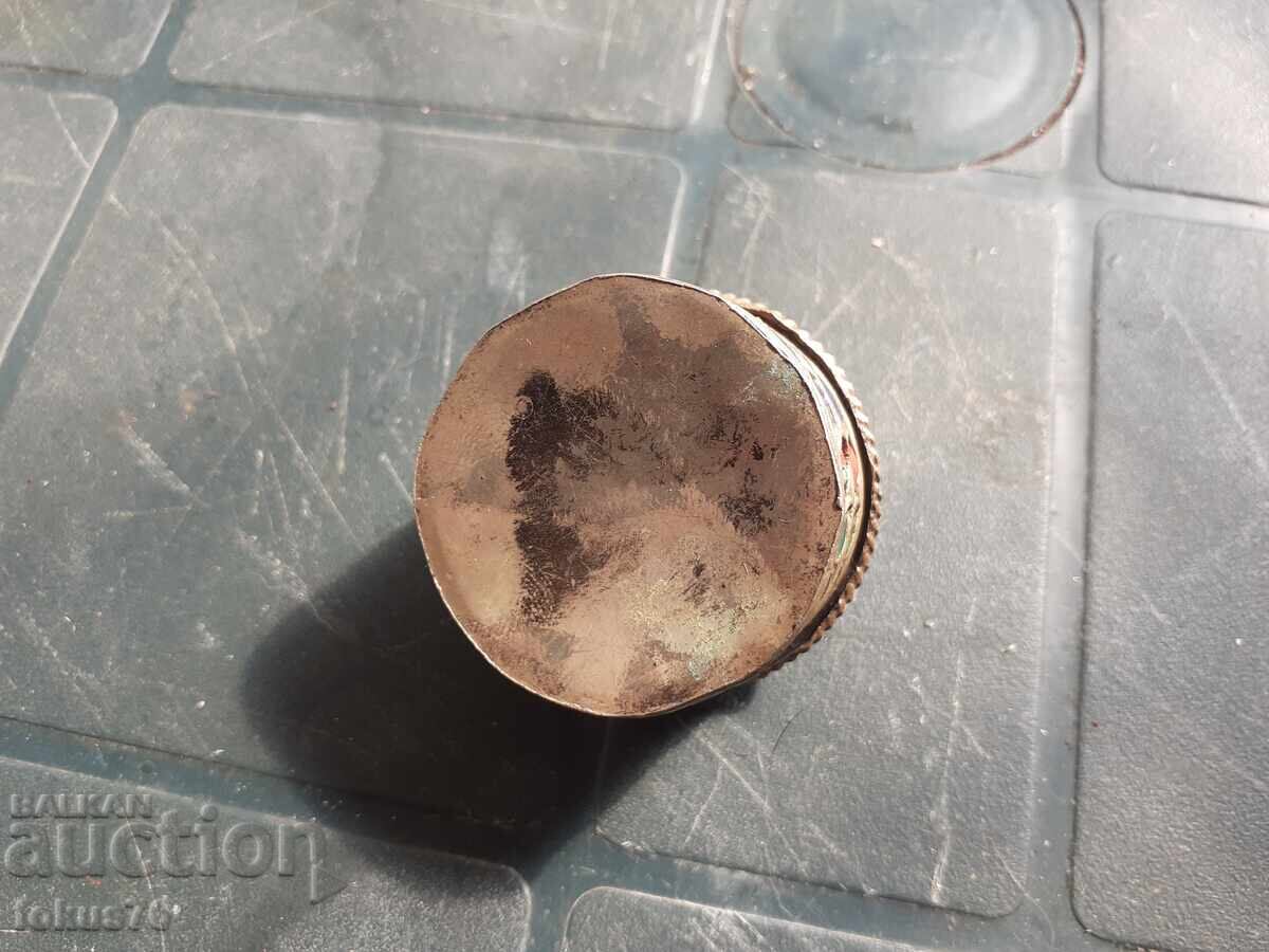 Auction Small miniature tin box Auction Small miniature tin box