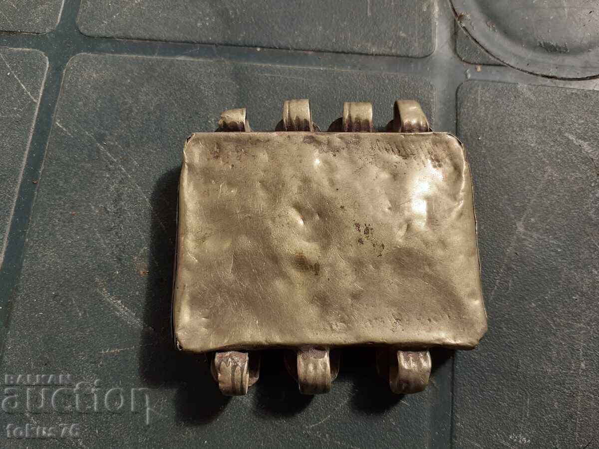 Δημοπρασία Παλιά κοσμήματα - μόσχο μενταγιόν με βότσαλο και γυαλί - φορεσιά Δημοπρασία Παλιά κοσμήματα - μόσχο μενταγιόν με βότσαλο και γυαλί - φορεσιά