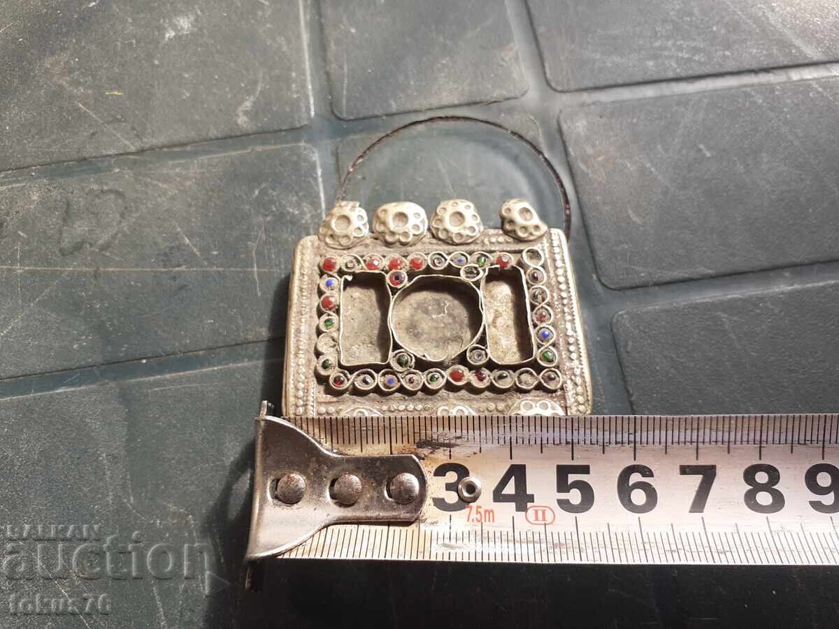 Παλιά κοσμήματα - μόσχο μενταγιόν με βότσαλο και γυαλί - φορεσιά - 5 Παλιά κοσμήματα - μόσχο μενταγιόν με βότσαλο και γυαλί - φορεσιά - 5