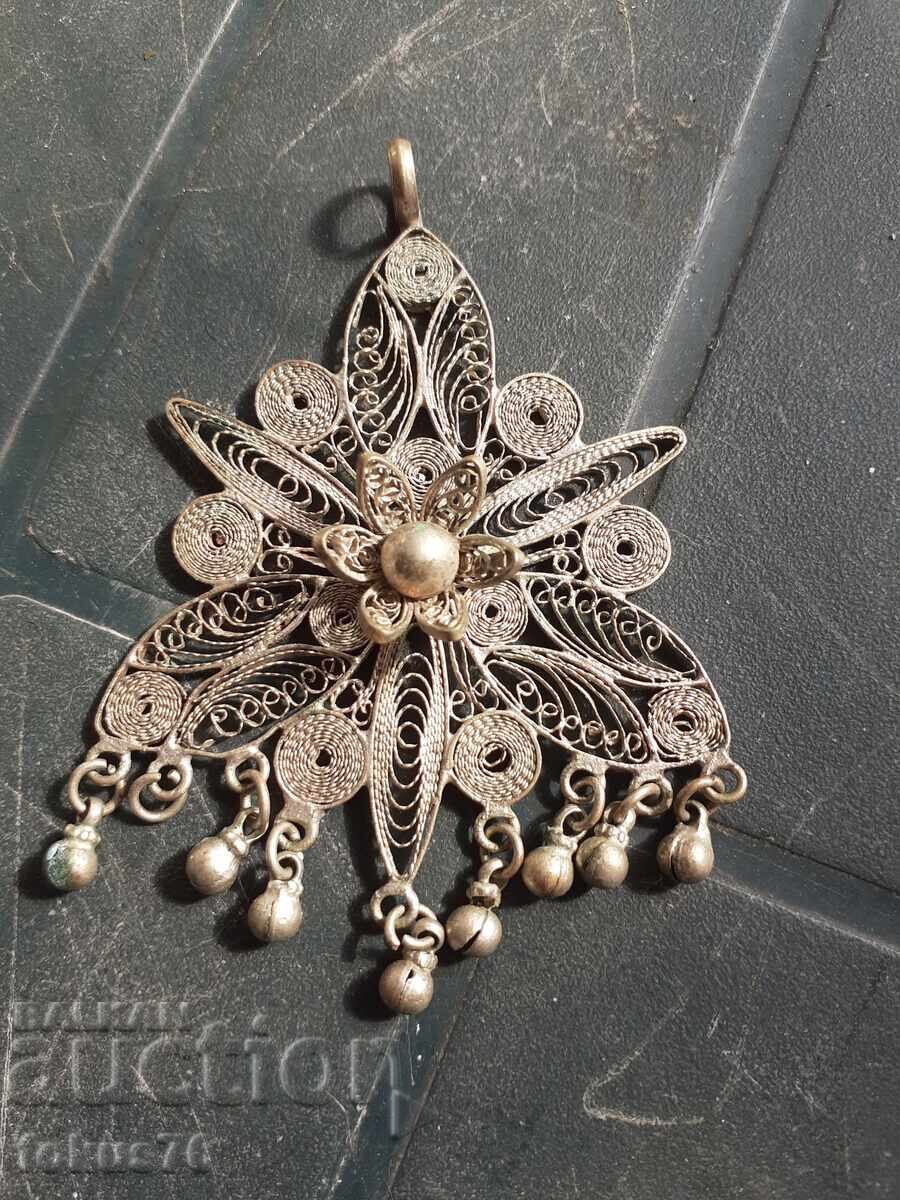 Beautiful filigree pendant jewelry Beautiful filigree pendant jewelry