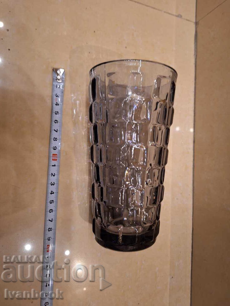 Glass vase retro social. with price 9.00 BGN | € 4.60 Glass vase retro social. with price 9.00 BGN | € 4.60