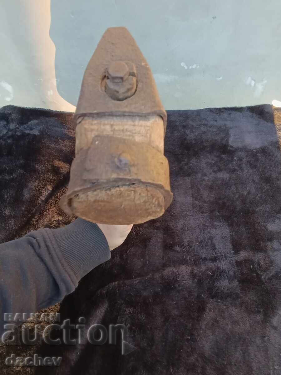 Delivery of VERY OLD COOKER'S HAMMER - Tavern Decoration Delivery of VERY OLD COOKER'S HAMMER - Tavern Decoration