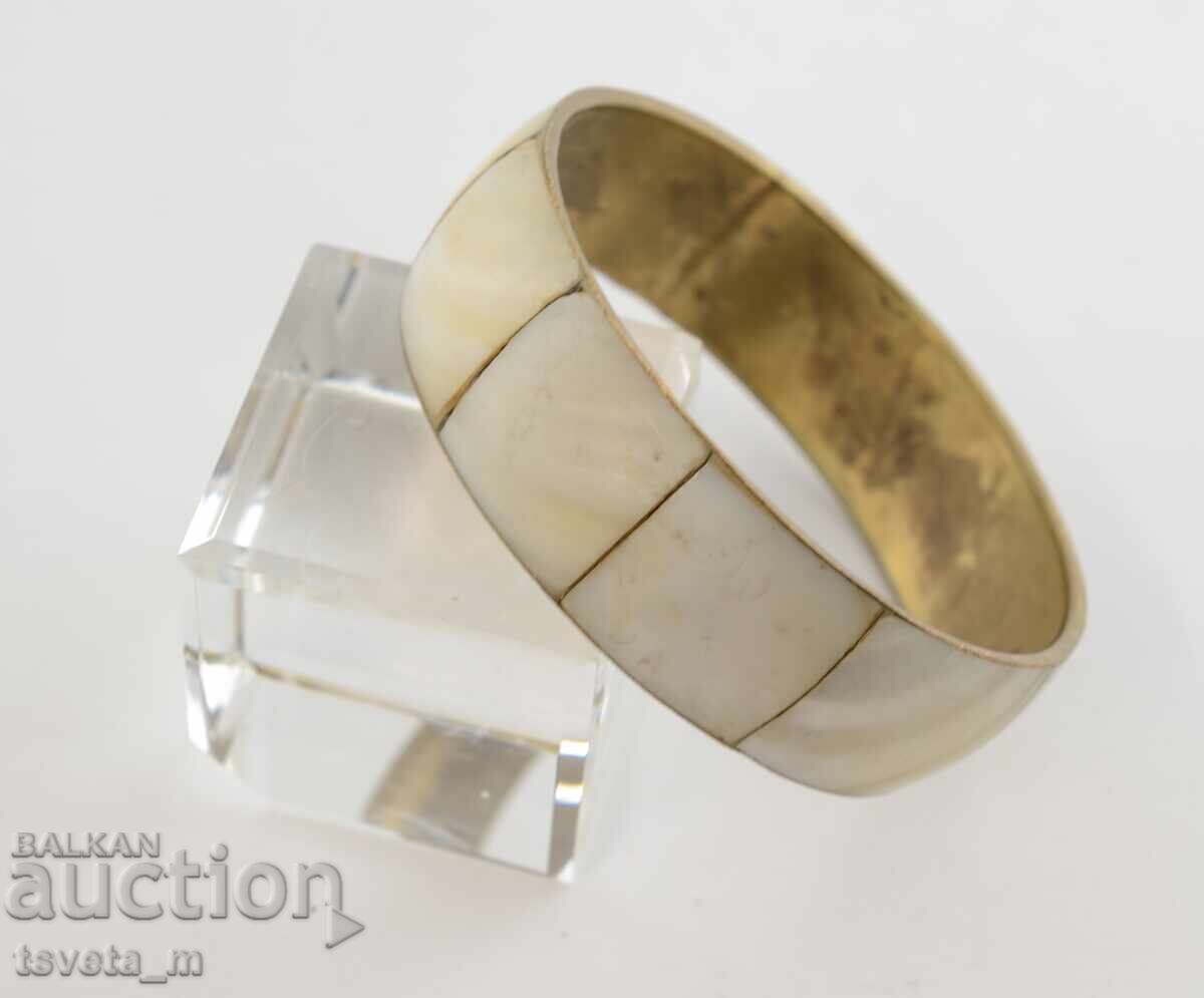 Bronze and mother-of-pearl bracelet with price 15.00 BGN | € 7.67