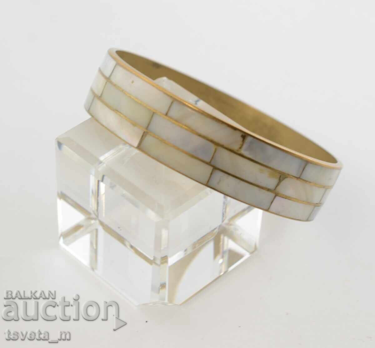 Bronze and mother-of-pearl bracelet Bronze and mother-of-pearl bracelet