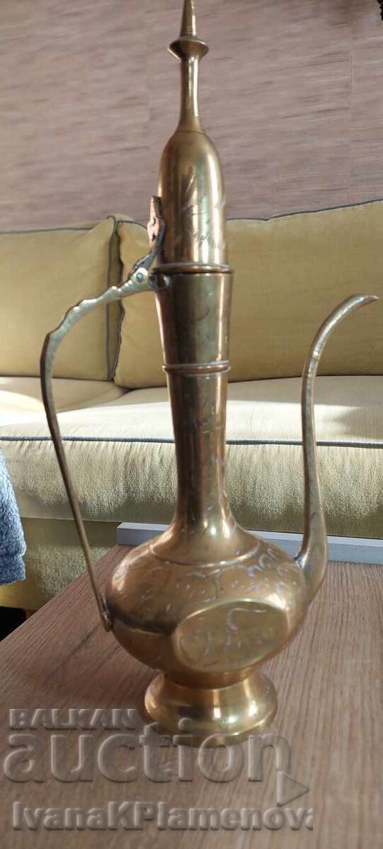 Auction Brass jug for connoisseurs, height 35cm Auction Brass jug for connoisseurs, height 35cm