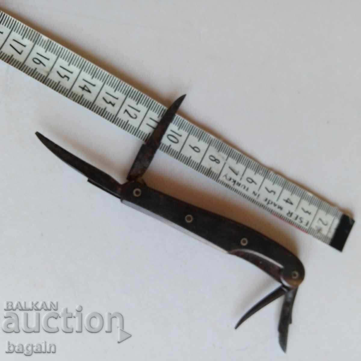 Auction  A unique knife from the 19th century.