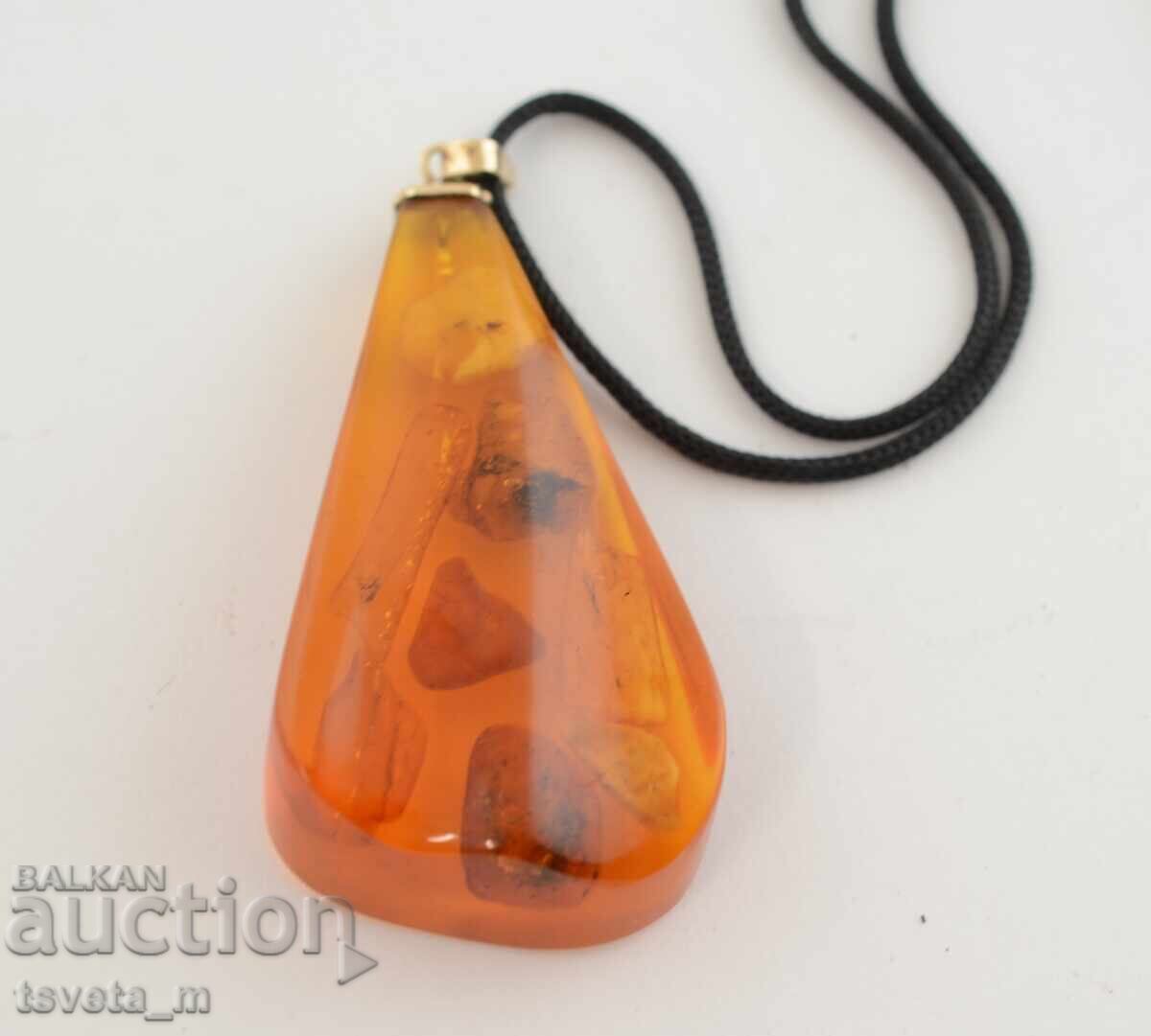Amber pendant necklace with price 15.00 BGN | € 7.67