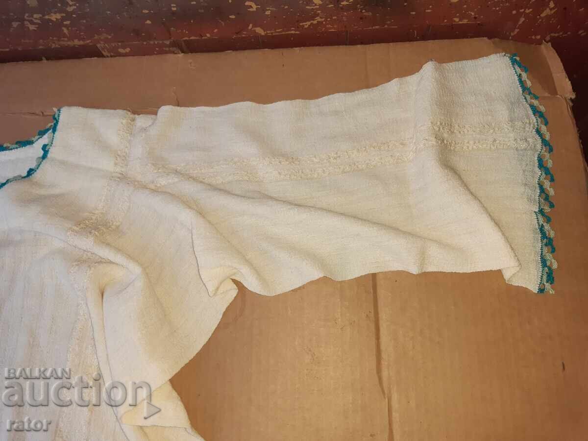 Licitație Cămașă autentică rare cu franjuri, cu dantelă. port