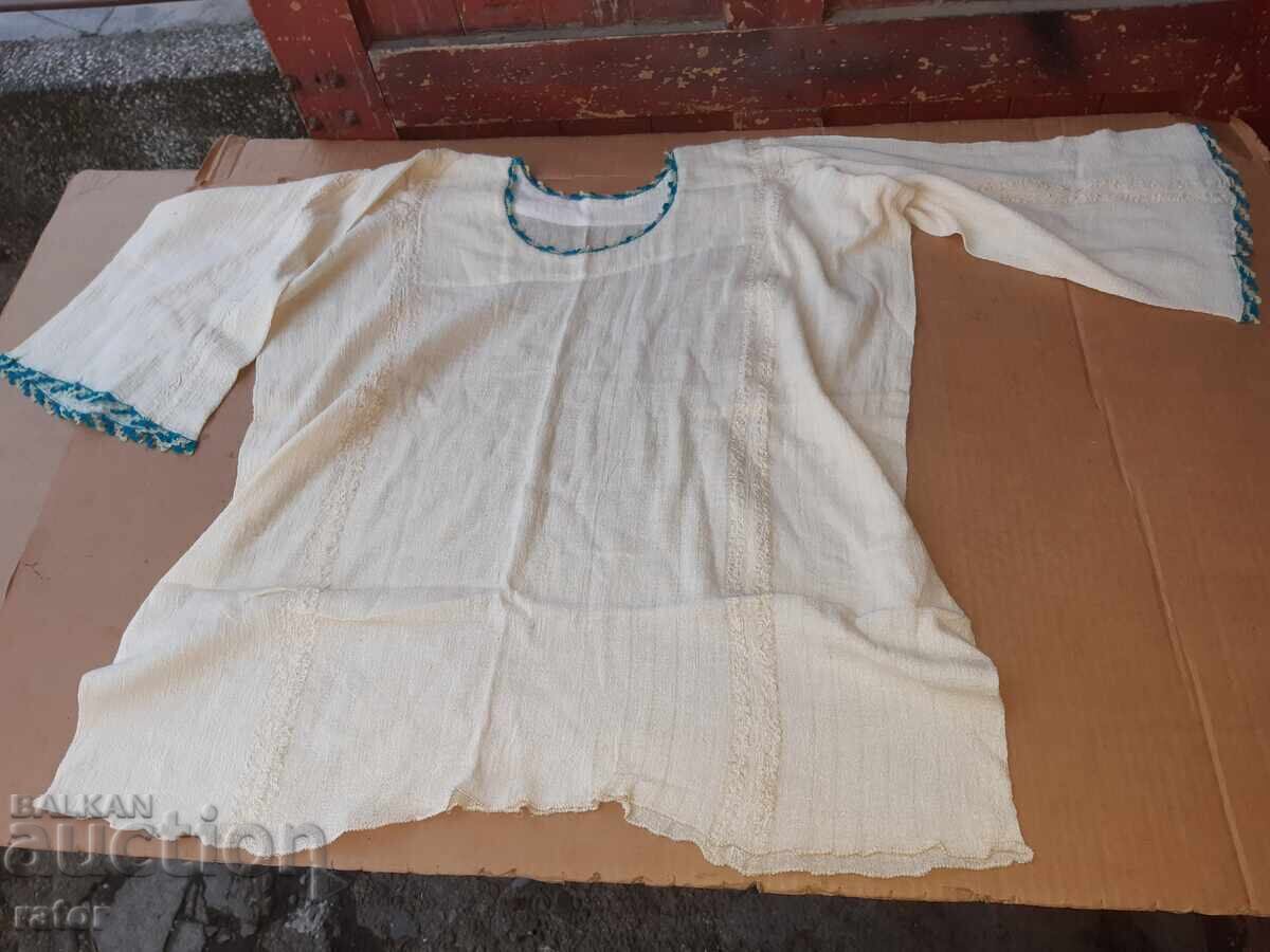Cămașă autentică rare cu franjuri, cu dantelă. port
