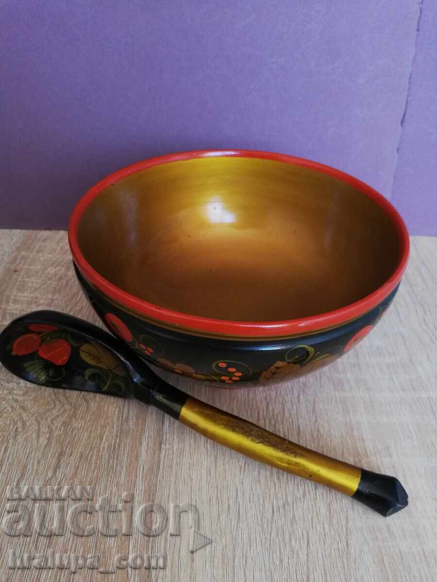 Delivery of Russian bowl and spoon lacquered wood hand painted USSR Delivery of Russian bowl and spoon lacquered wood hand painted USSR