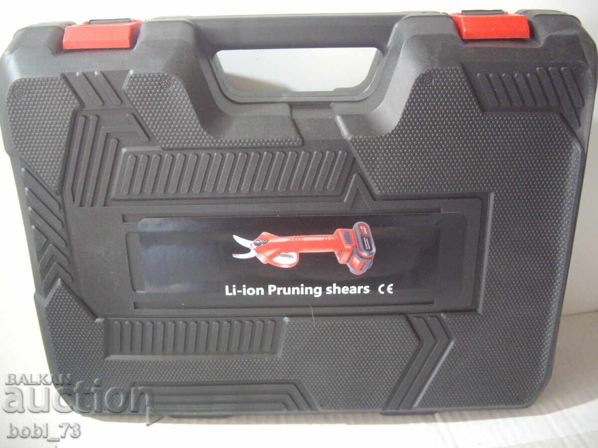 Auction Cordless vineyard shears. Auction Cordless vineyard shears.