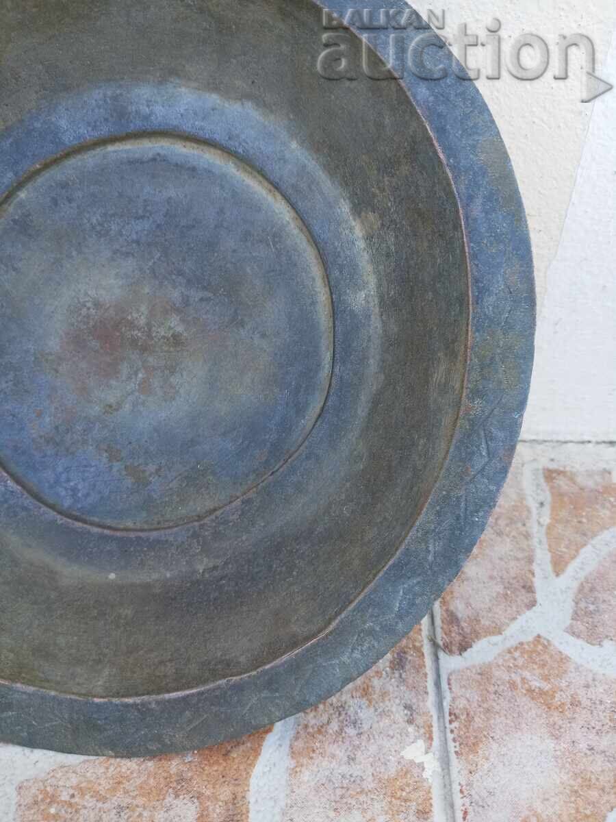 Auction very old Renaissance copper plate, copper plate, bowl Auction very old Renaissance copper plate, copper plate, bowl