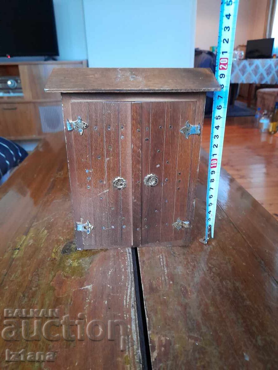 Sticle vechi de suveniruri de Mastic și Slivova Sticle vechi de suveniruri de Mastic și Slivova