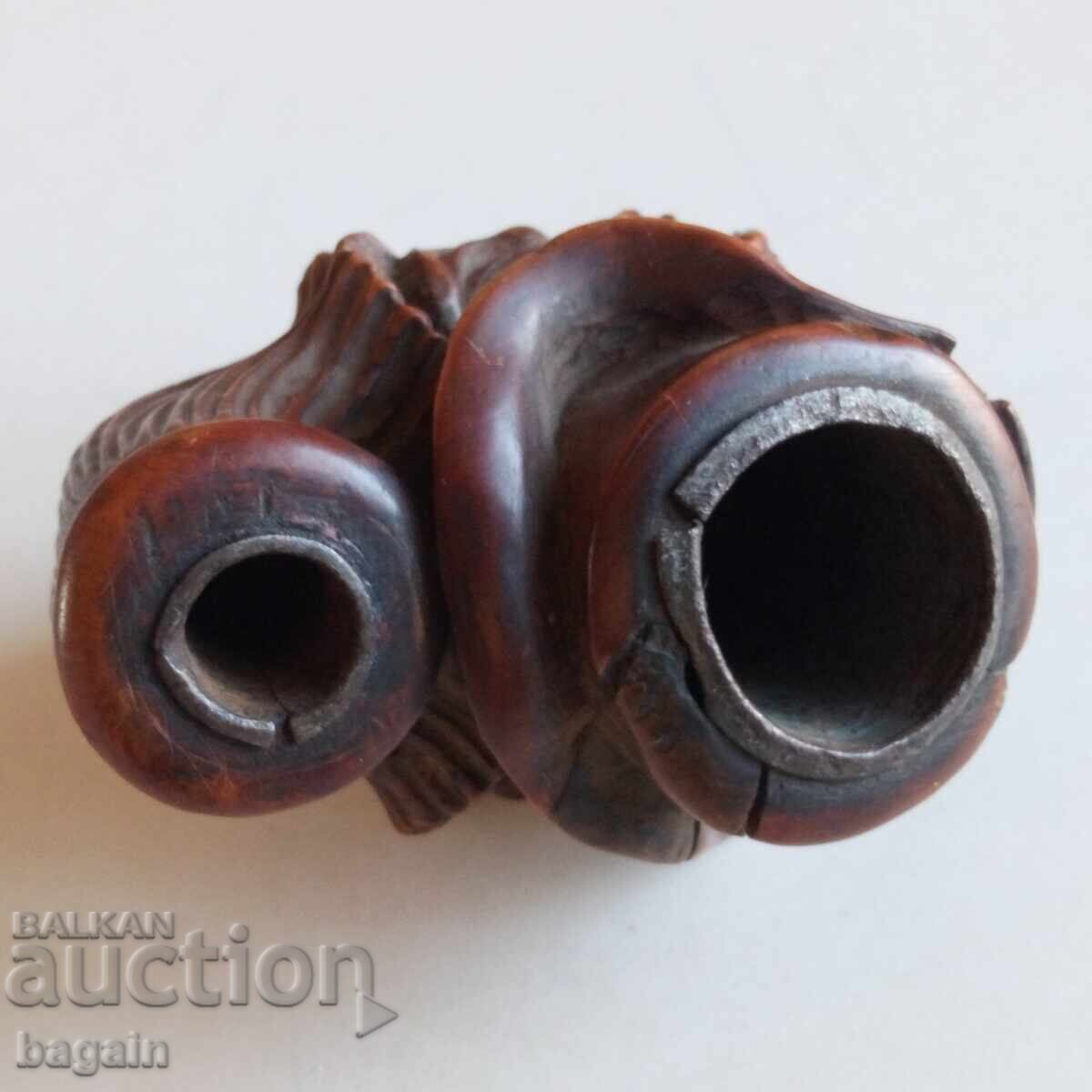A unique antique pipe. - 5