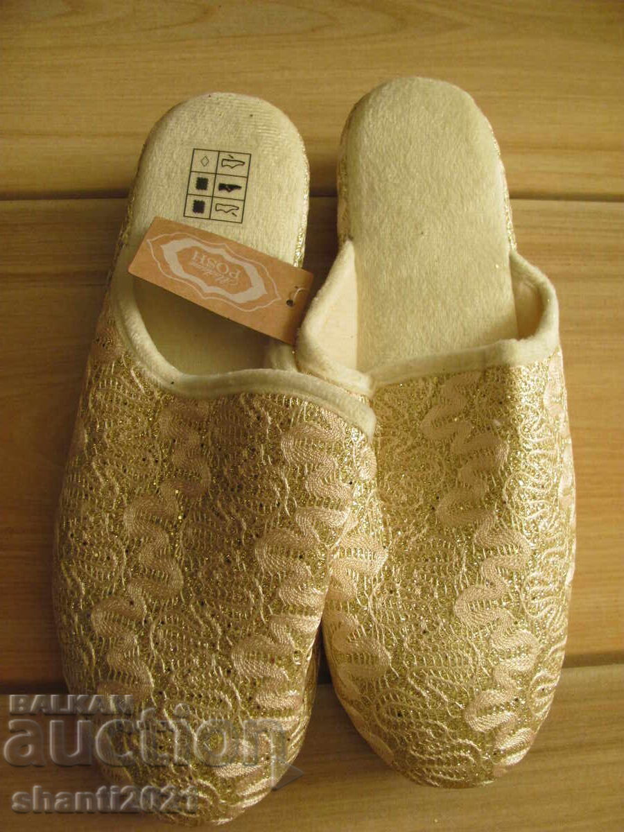 New English slippers Madame Posh, No. 41 with price 23.20 BGN | € 11.86 New English slippers Madame Posh, No. 41 with price 23.20 BGN | € 11.86