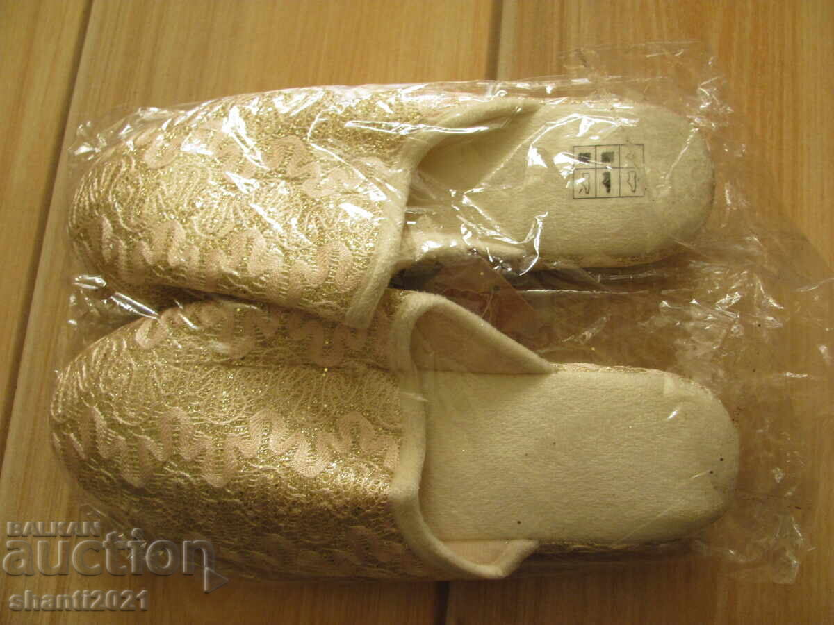 New English slippers Madame Posh, No. 41 New English slippers Madame Posh, No. 41