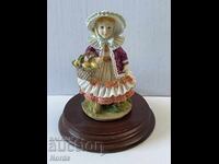 Beautiful porcelain figurine LEONARDO