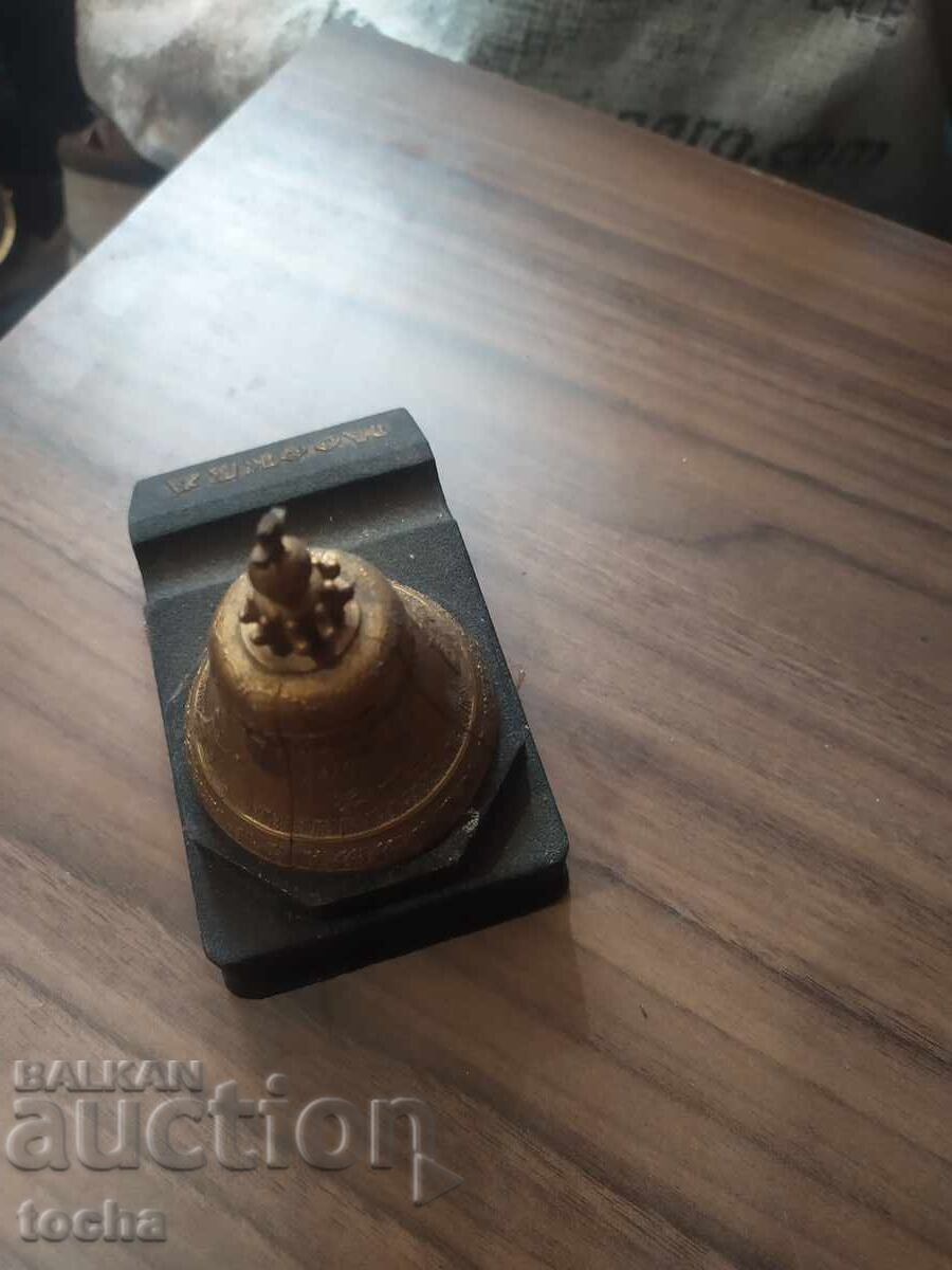 Παράδοση Παλιά μεταλλική μελανοδοχείο Παράδοση Παλιά μεταλλική μελανοδοχείο