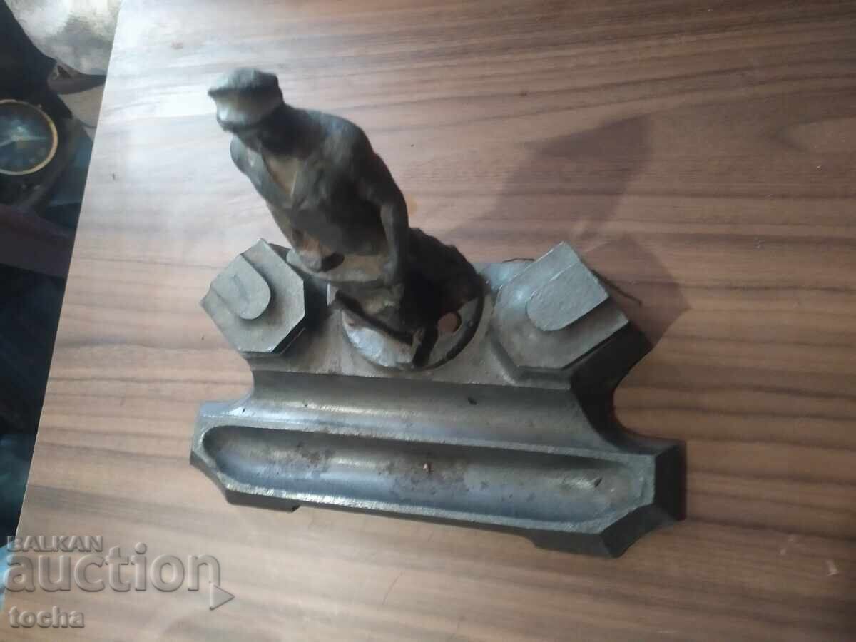 стара метална мастилница с цена 109.80 лв. | € 56.14 стара метална мастилница с цена 109.80 лв. | € 56.14