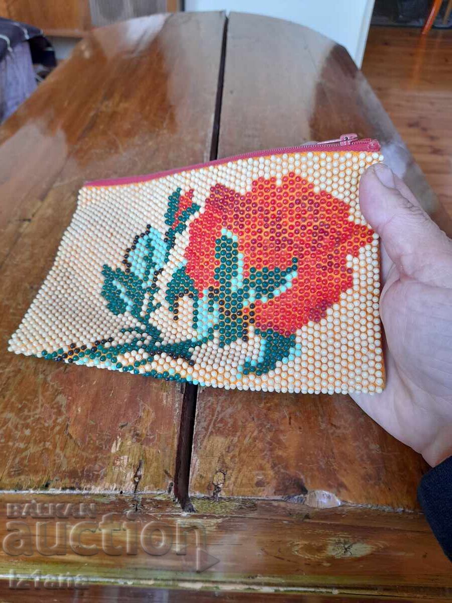 Licitație Geanta veche cu margele