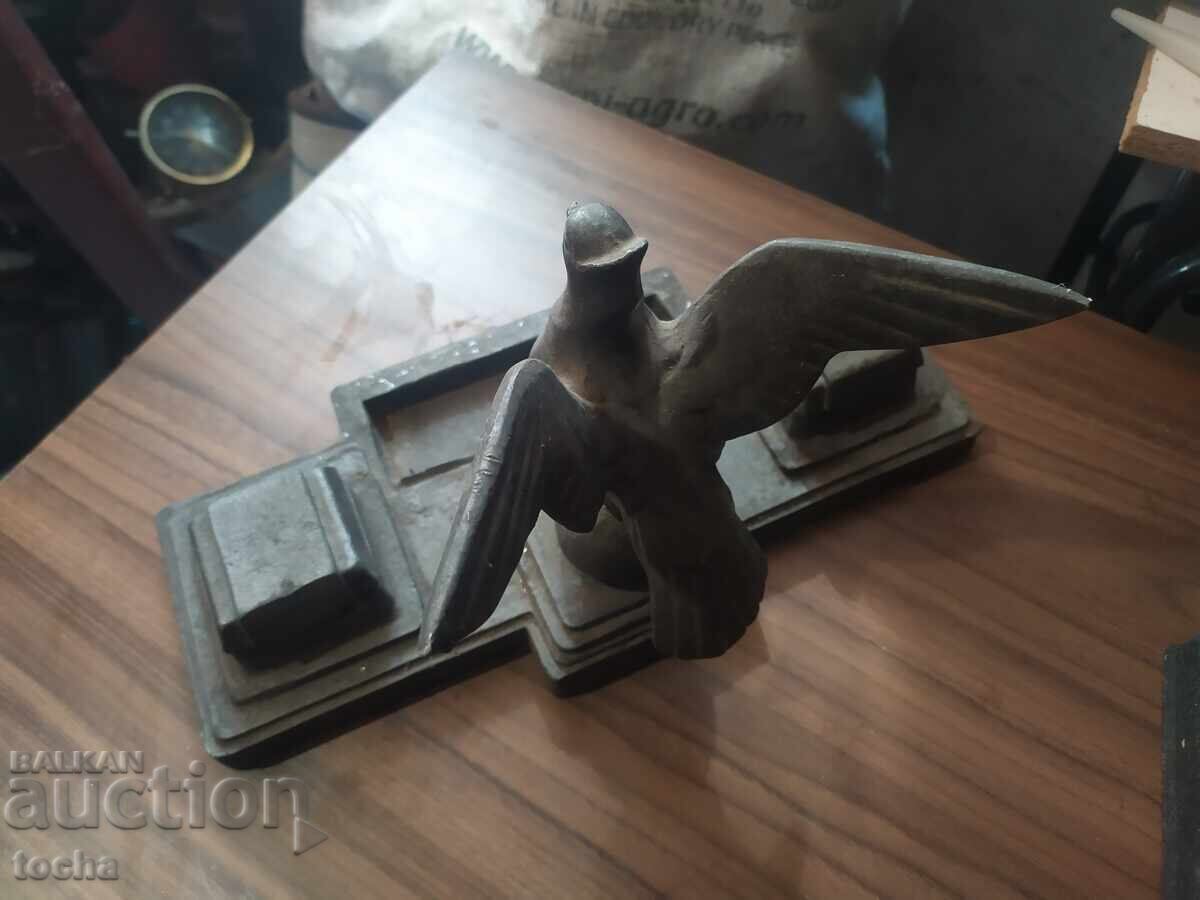 Доставка на стара метална мастилница Доставка на стара метална мастилница