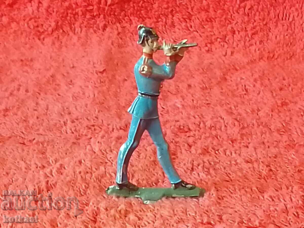 Стара метална фигура на Войник музикант