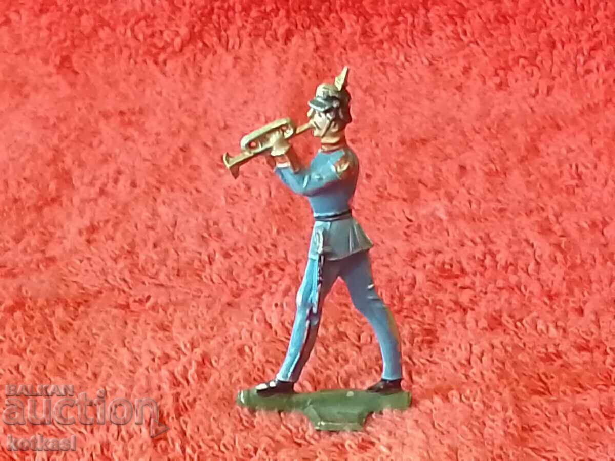 Стара метална фигура на Войник музикант