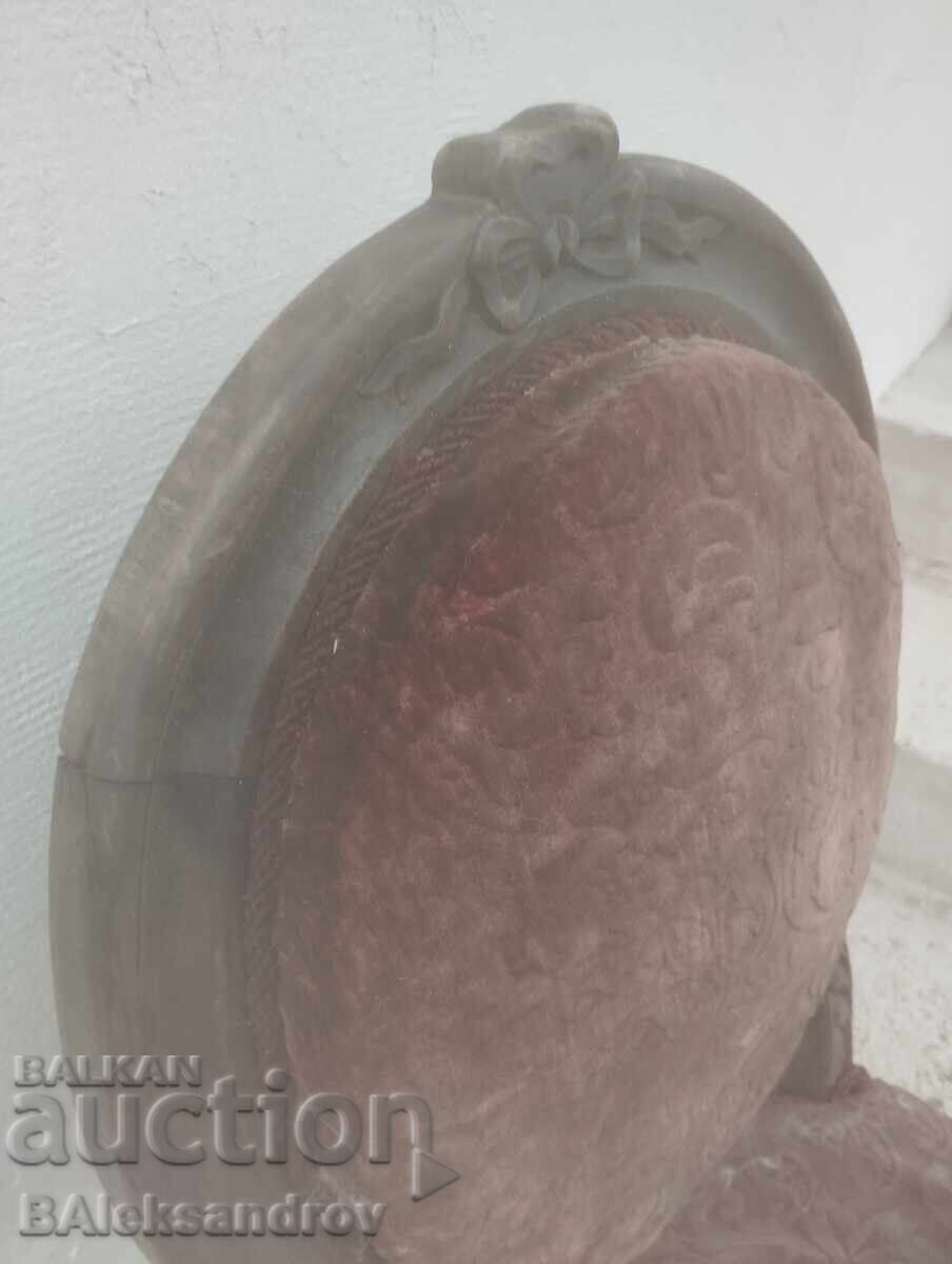 Auction An old chair Auction An old chair