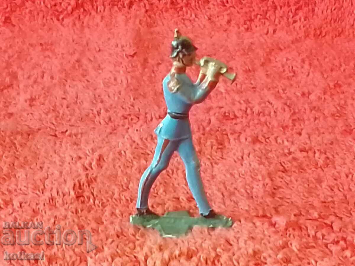 Стара метална фигура на Войник музикант с цена 12.50 лв. | € 6.39 Стара метална фигура на Войник музикант с цена 12.50 лв. | € 6.39