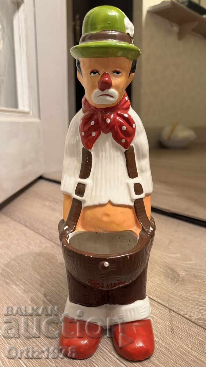 Винтидж порцеланов клоун, палячо– саксия. с цена 35.00 лв. | € 17.90 Винтидж порцеланов клоун, палячо– саксия. с цена 35.00 лв. | € 17.90