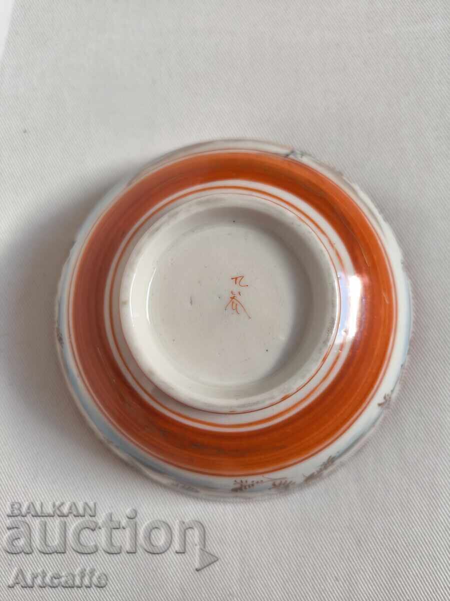 Delivery of Japanese porcelain bowl Kutani