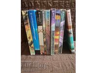 Biblioteca „Galaxy”. Lot de 9 piese