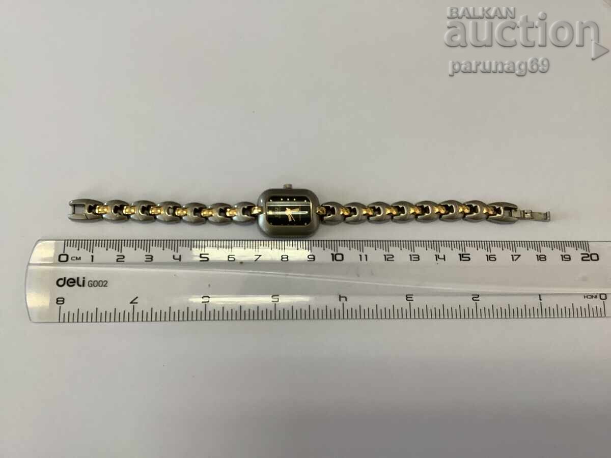 Auction Q&Q ladies watch Auction Q&Q ladies watch