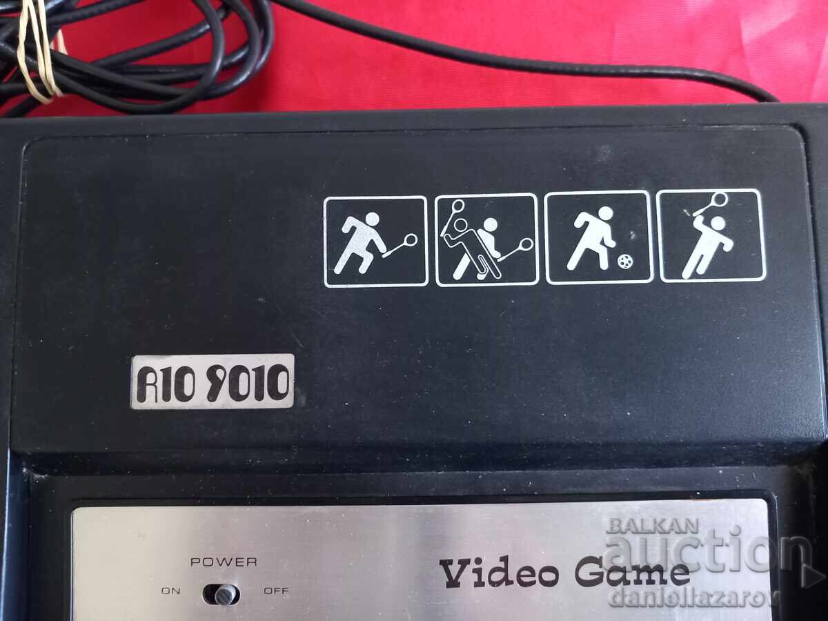 1976 Ρετρό τηλεοπτικό βιντεοπαιχνίδι, κονσόλα με τιμή 120.00 BGN | € 61.36 1976 Ρετρό τηλεοπτικό βιντεοπαιχνίδι, κονσόλα με τιμή 120.00 BGN | € 61.36