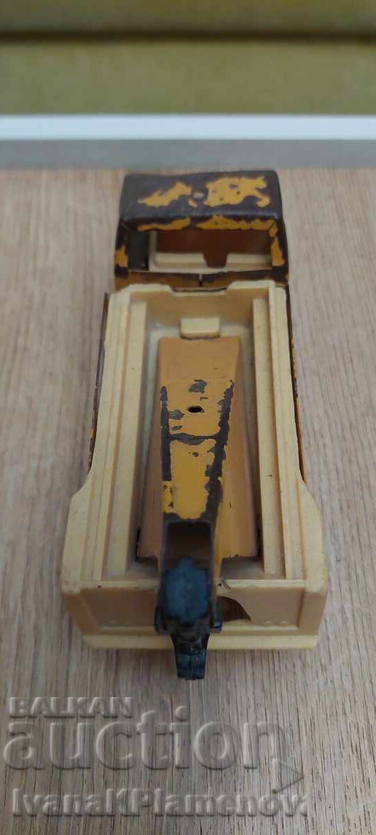 Delivery of Retro metal cart for collectors Delivery of Retro metal cart for collectors