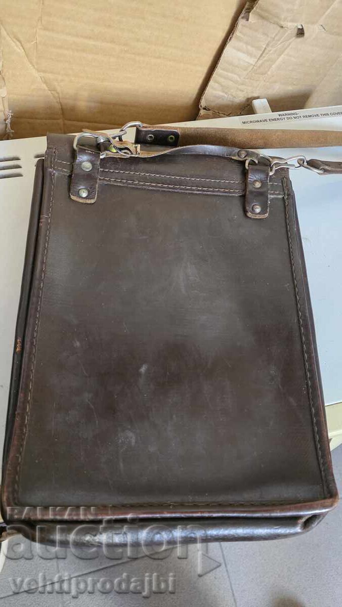 Leather bag-old soc with price 30.00 BGN | € 15.34 Leather bag-old soc with price 30.00 BGN | € 15.34