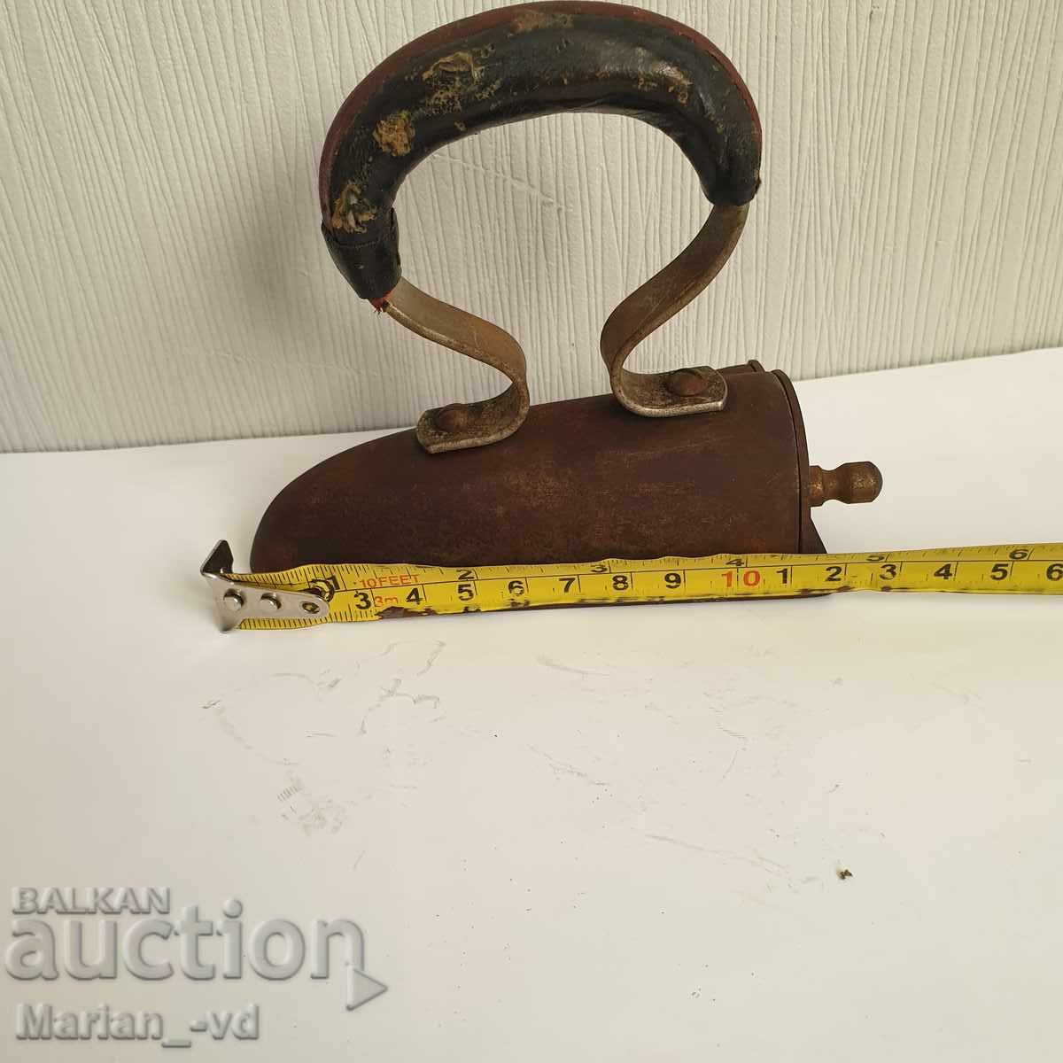 Auction  Old small iron iron ox tongue