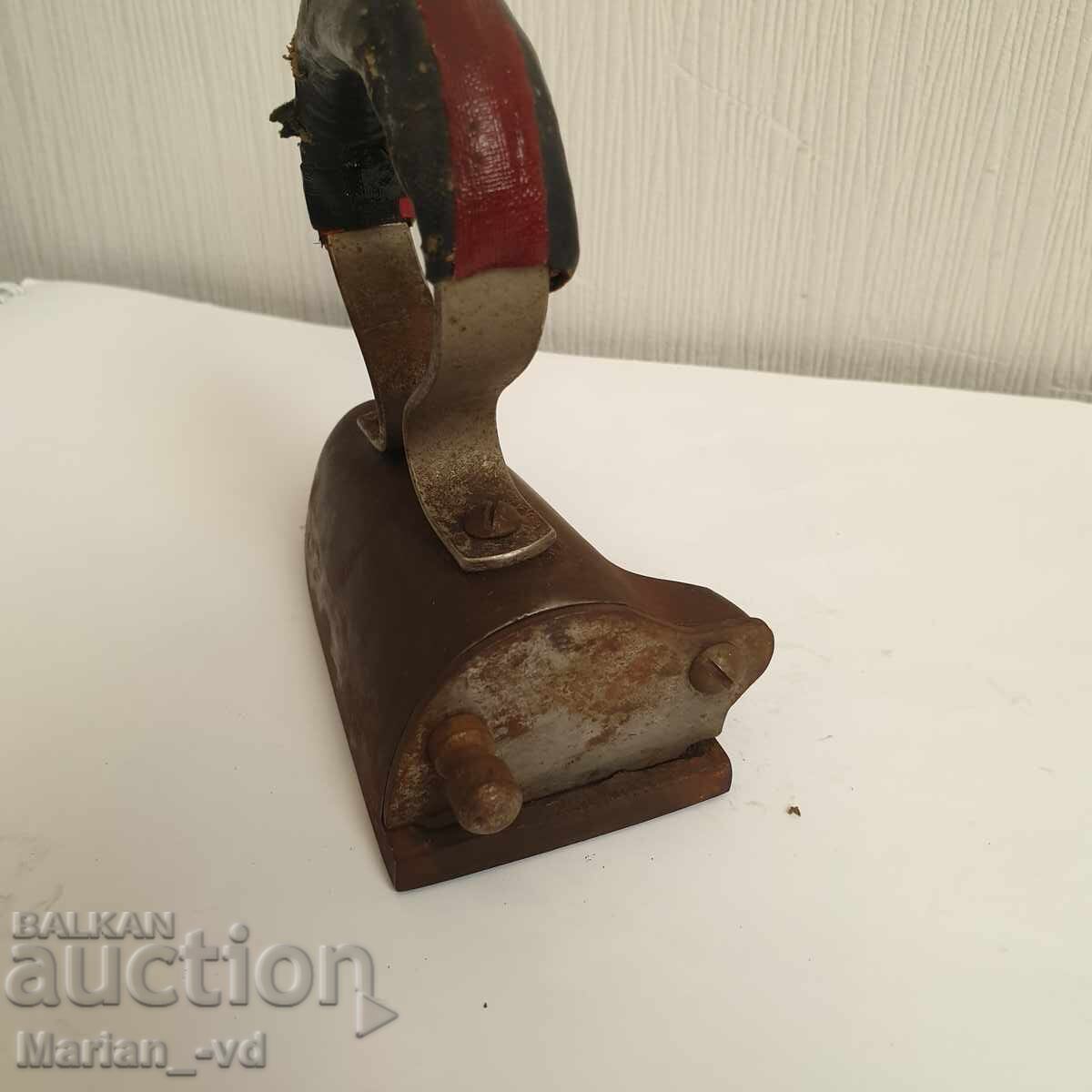 Delivery of Old small iron iron ox tongue