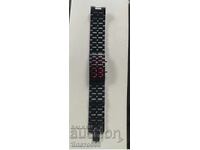 Electronic wristwatch