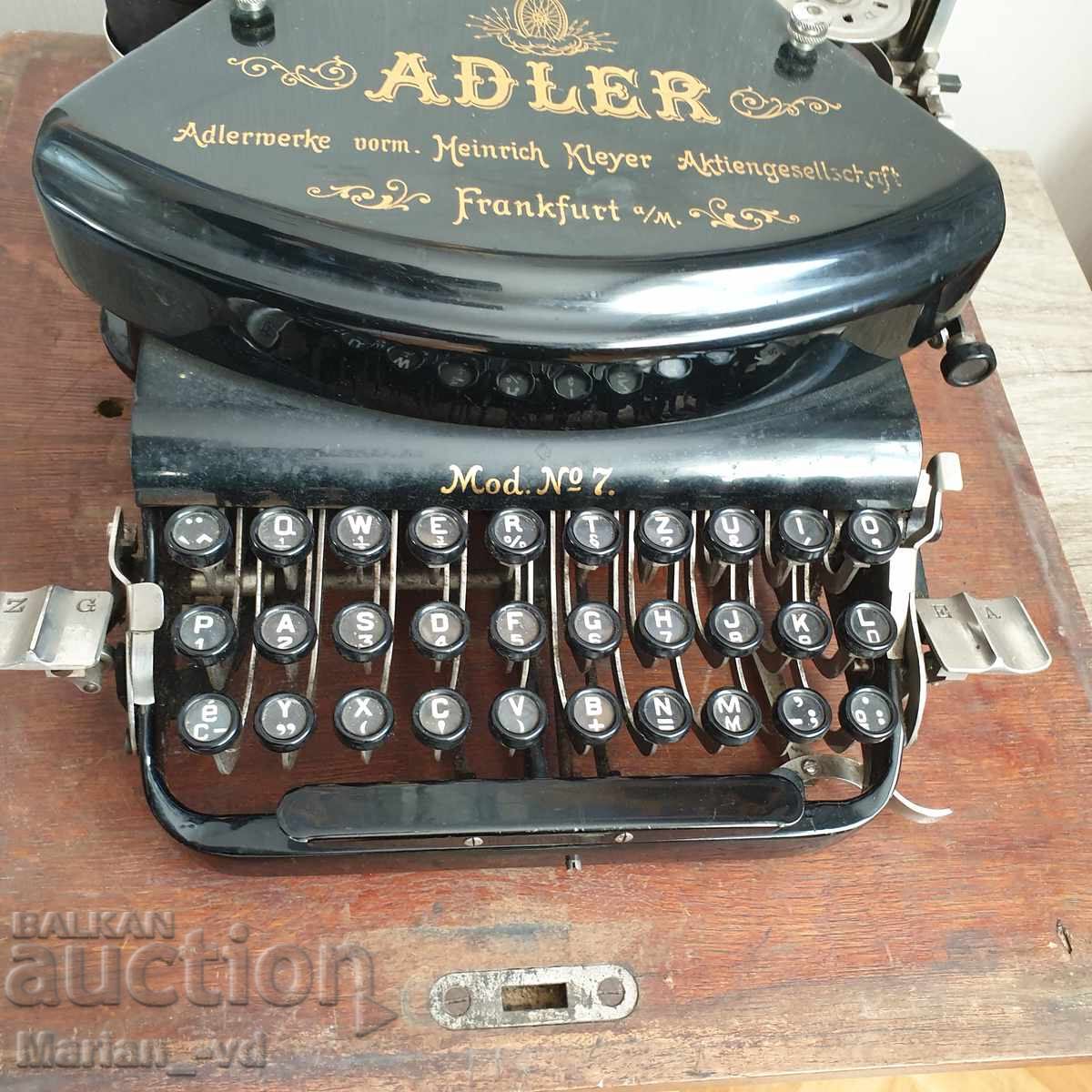 Portable German typewriter from 1910 Adler model No. 7 - 5 Portable German typewriter from 1910 Adler model No. 7 - 5