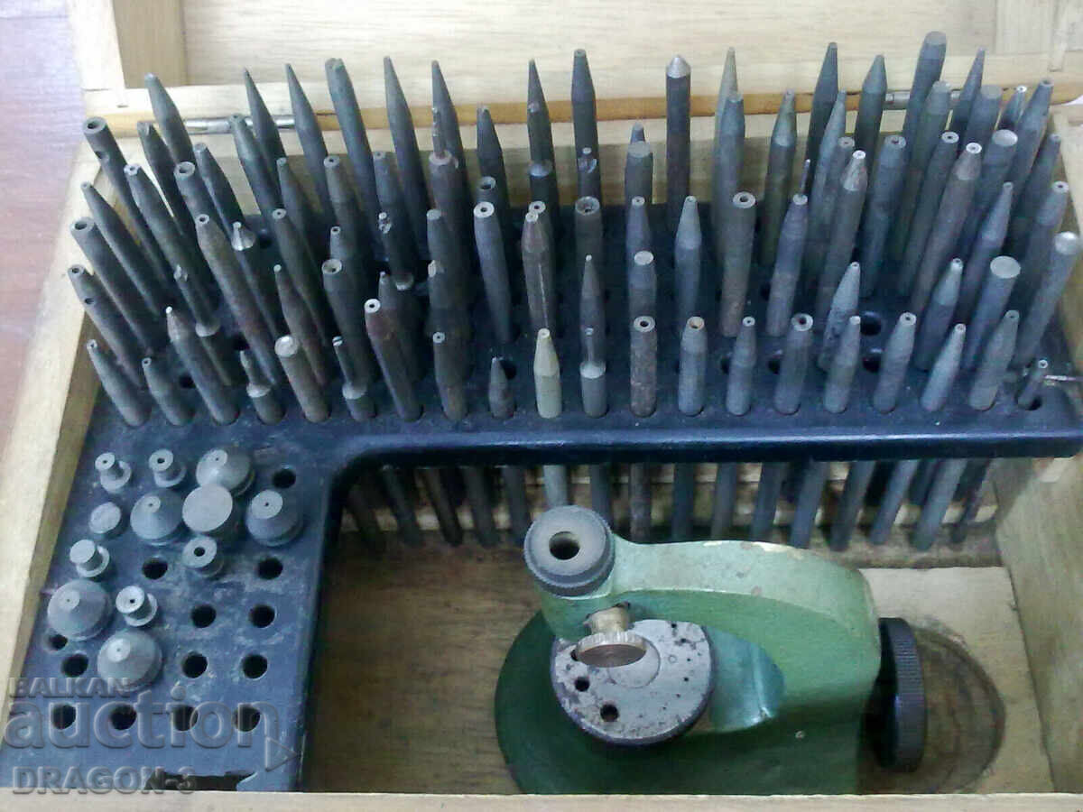 PROFESSIONAL WATCHMAKER'S TOOL - FAVORITE with price 350.00 BGN | € 178.95 PROFESSIONAL WATCHMAKER'S TOOL - FAVORITE with price 350.00 BGN | € 178.95