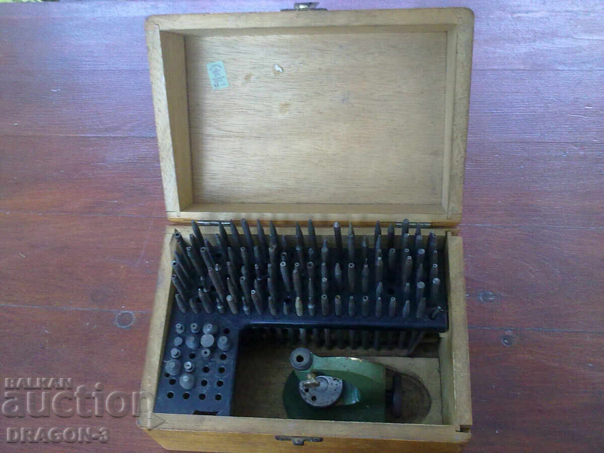 PROFESSIONAL WATCHMAKER'S TOOL - FAVORITE PROFESSIONAL WATCHMAKER'S TOOL - FAVORITE