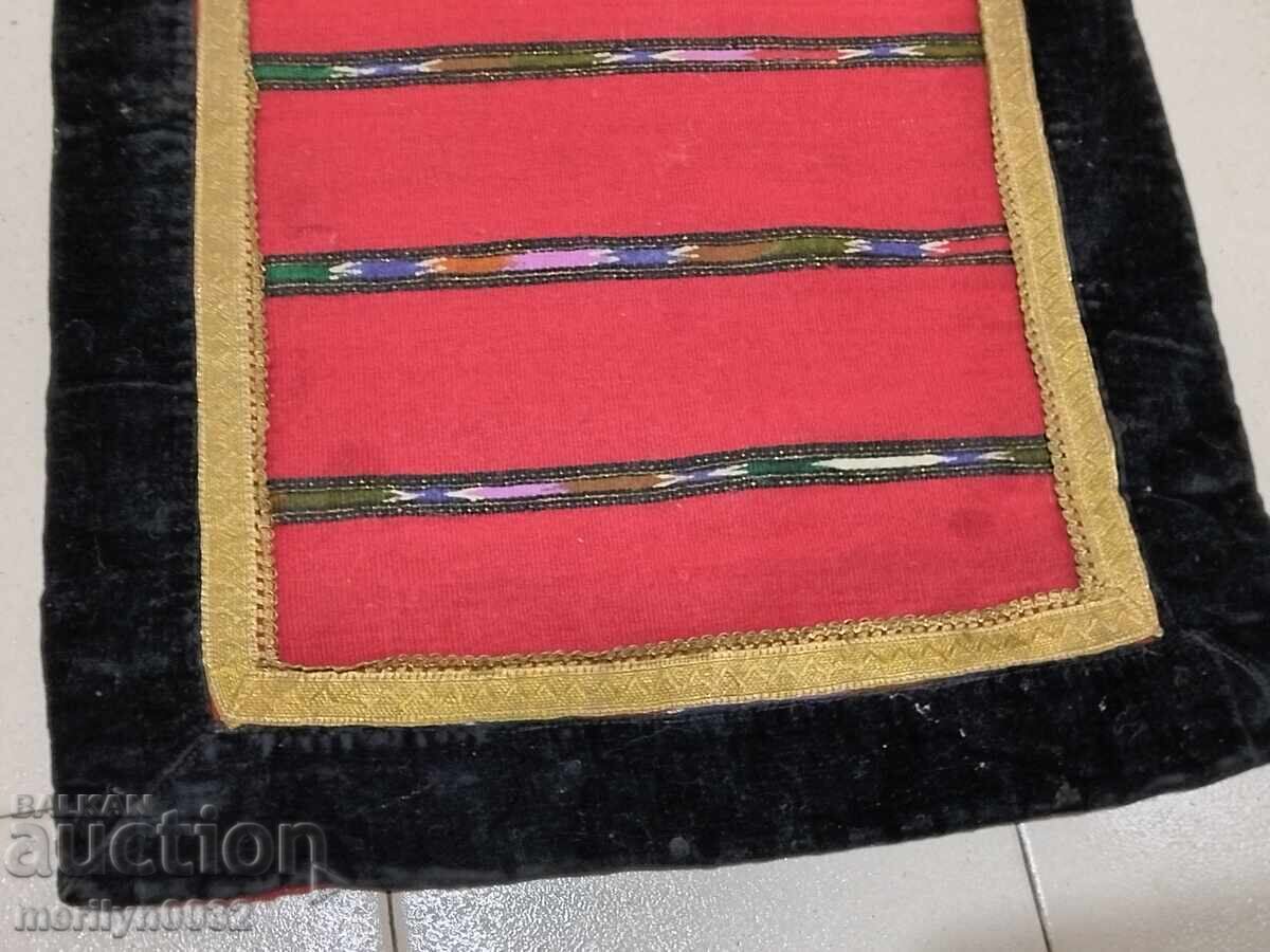 Broderie vechi șorț beteală, costum, pânză cu preț 139.90 BGN | € 71.53 Broderie vechi șorț beteală, costum, pânză cu preț 139.90 BGN | € 71.53